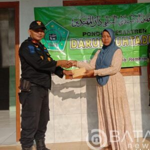 Jalin Kerjasama Dengan Kodim Rembang, PT.KAI Daop IV Semarang Bagikan Sedekah