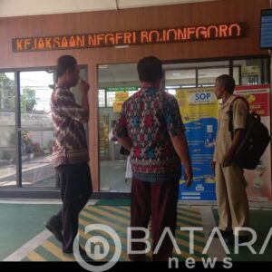 4 Punggawa Desa Sugiwaras Ngraho, Penuhi Panggilan Kejaksaan Bojonegoro. Ada Apa Ya ?