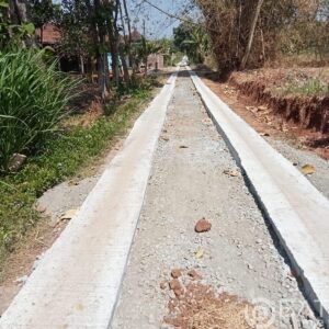 Bangunan Jalan Rabat Beton Terkesan Asal Jadi, Telan Anggaran 372 Juta Dari Anggaran DD Desa Pasucen