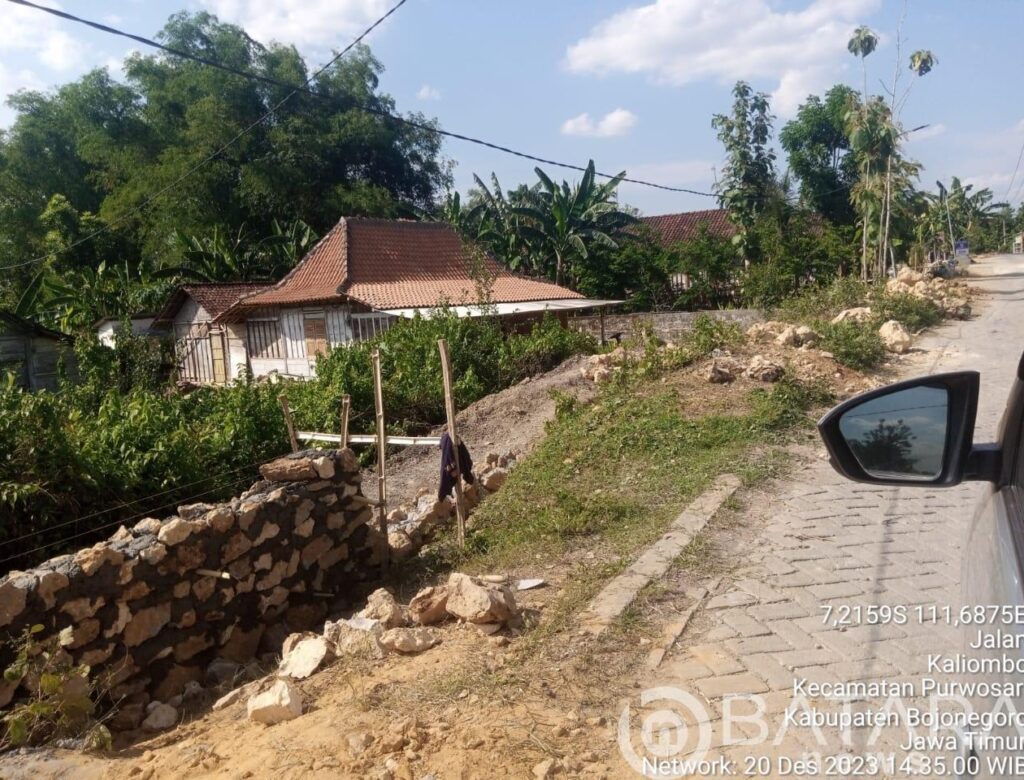 Warga Desa Tinumpuk Keluhkan Buruknya Bangunan Proyek Desa, Diduga Anggaran Banyak Yang Di Sunat