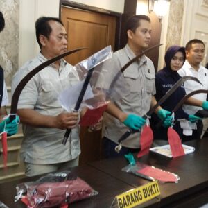 Lima Pemuda Jaringan Gangster Bersenjata Tajam Yang Bikin Onar Kini Mendekam Di Rutan Polresta Pati 