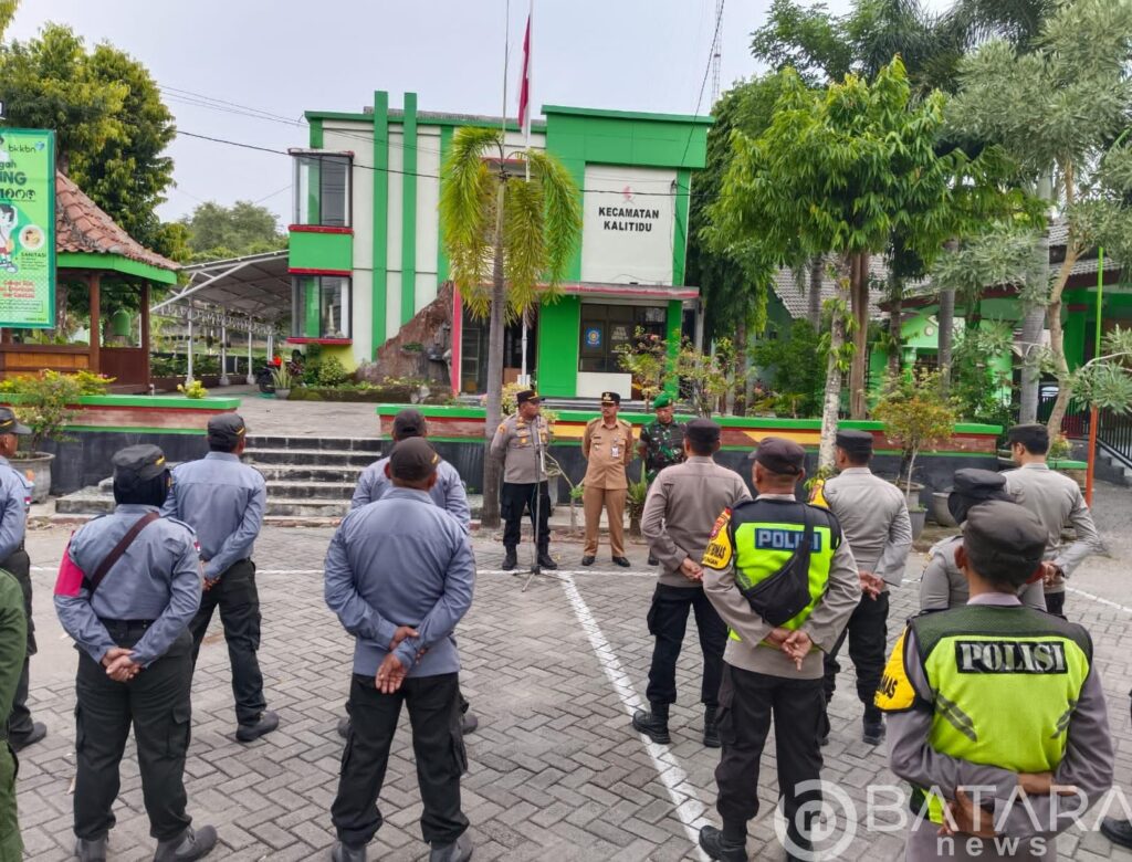 Kapolsek Kalitidu Gelar apel kesiapan pergantian tahun Baru 2024