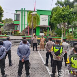 Kapolsek Kalitidu Gelar apel kesiapan pergantian tahun Baru 2024