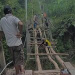 Jembatan Desa Turi Bojonegoro Rusak Parah. Ironinya Hingga Kini Tanpa Ada Perhatian Pemerintah 