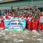 Edukasi Tupoksi TNI, Babinsa Koramil Ngraho Bojonegoro terima Kunjungan Siswa KB Nurul Ulum
