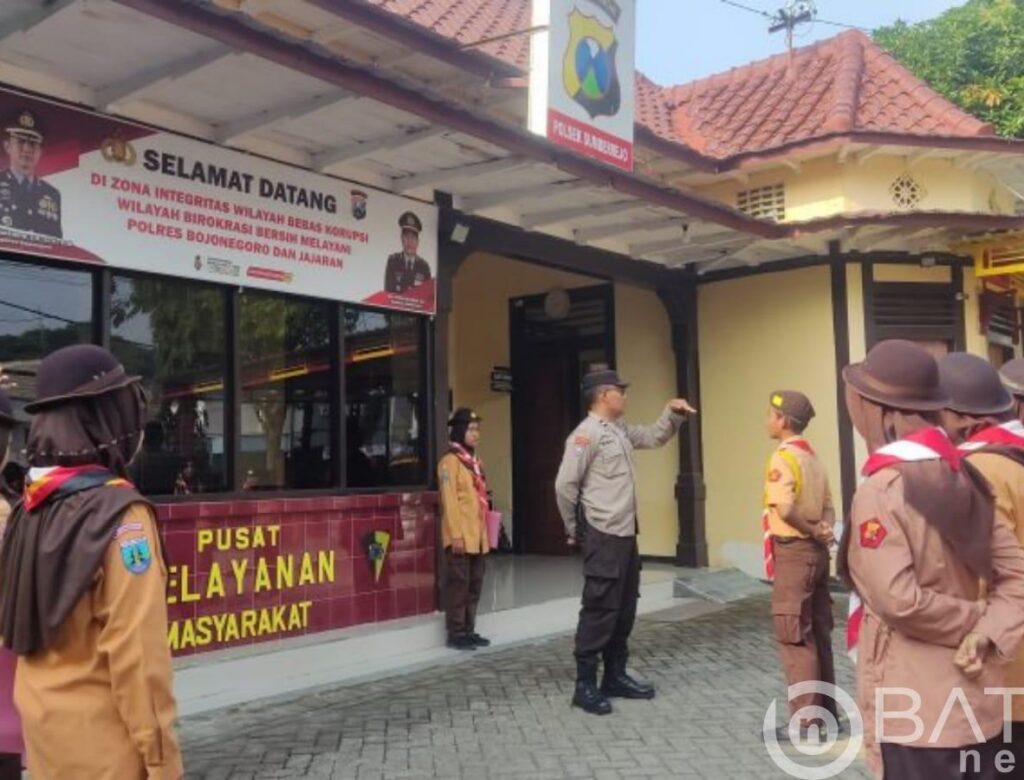 Satuan karya Bhayangkara Polsek Sumberrejo Bojonegoro Laksanakan Aksi longmarch,Dalam pengesahan anggota Baru