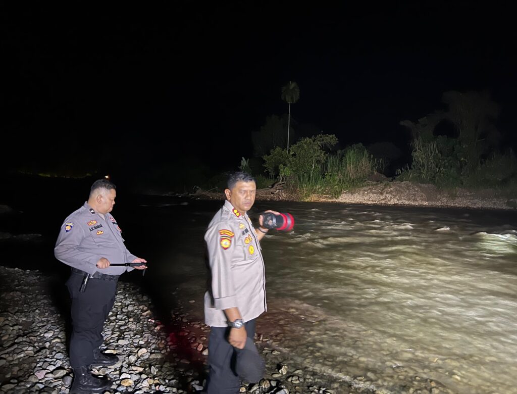 Kapolres Madina Boyong Dua Alat Berat Tambang Emas Kotanopan