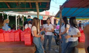 Gambar cefe seven up di lokasi banjir 