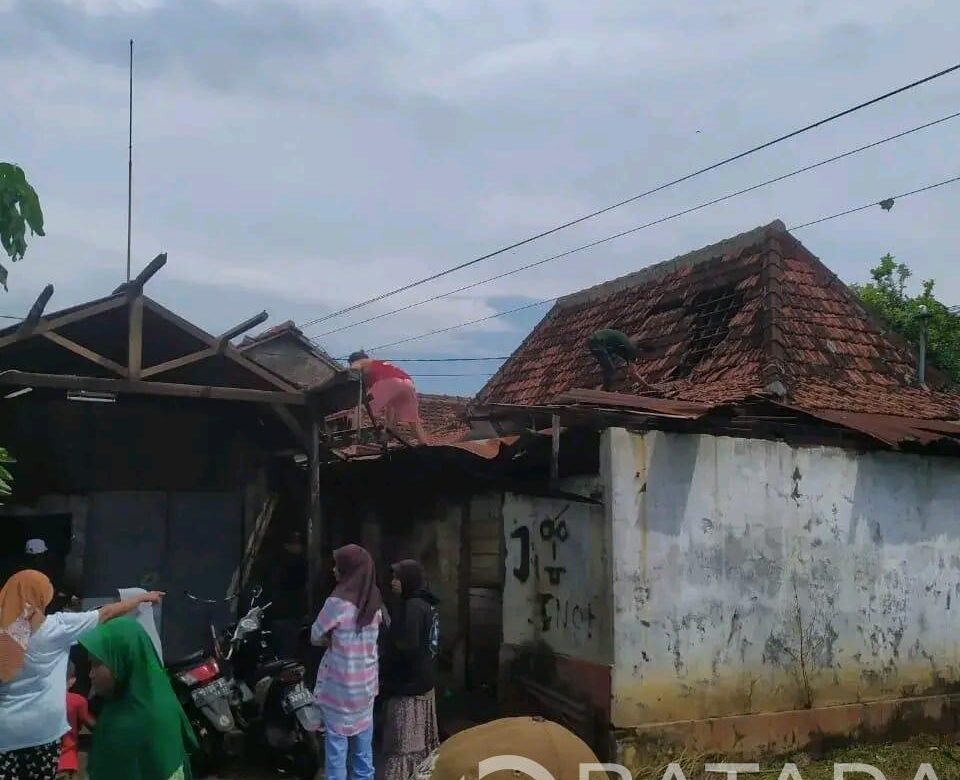 Dua Desa Di Wilayah Trangkil Di Terpa Angin Puting Beliung Hingga Berapa Rumah Alami Kerusakan
