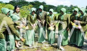 Persit Kodim Bojonegoro Ziarah dan Tabur Bunga ke Makam Pahlawan