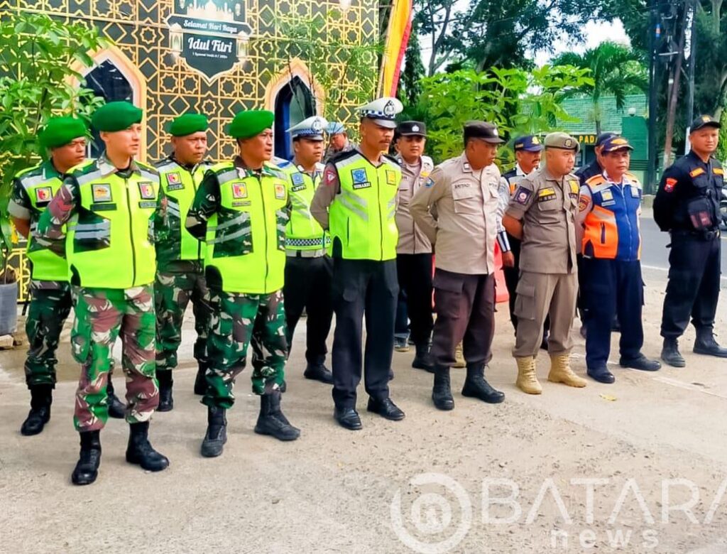 Babinsa Kodim Bojonegoro Laksanakan Pam Hari Raya Idul Fitri,Bersama instansi terkait