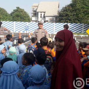 Whaduh!!.. Satlantas Polresta Pati Digeruduk Anak Paud, Ada Apa?