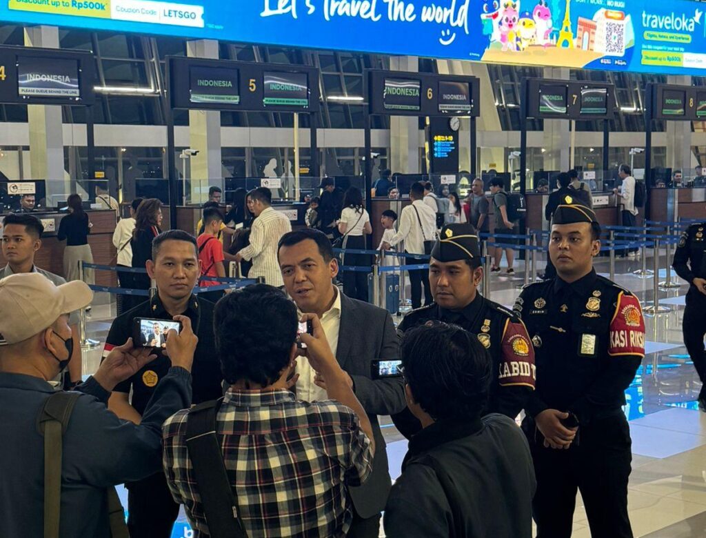 Tangani Kendala Sistem Perlintasan Bandara Soetta, Imigrasi Tambah Personel
