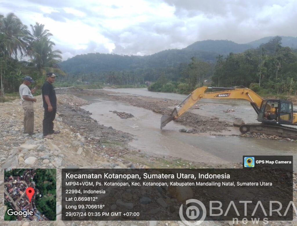 Pawang Lubis gandeng Trio Kades perbaiki saluran Irigasi Persawahan 