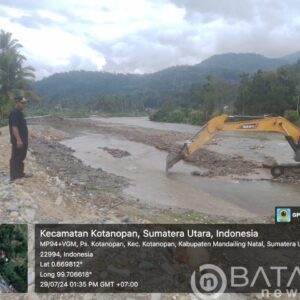 Pawang Lubis gandeng Trio Kades perbaiki saluran Irigasi Persawahan 