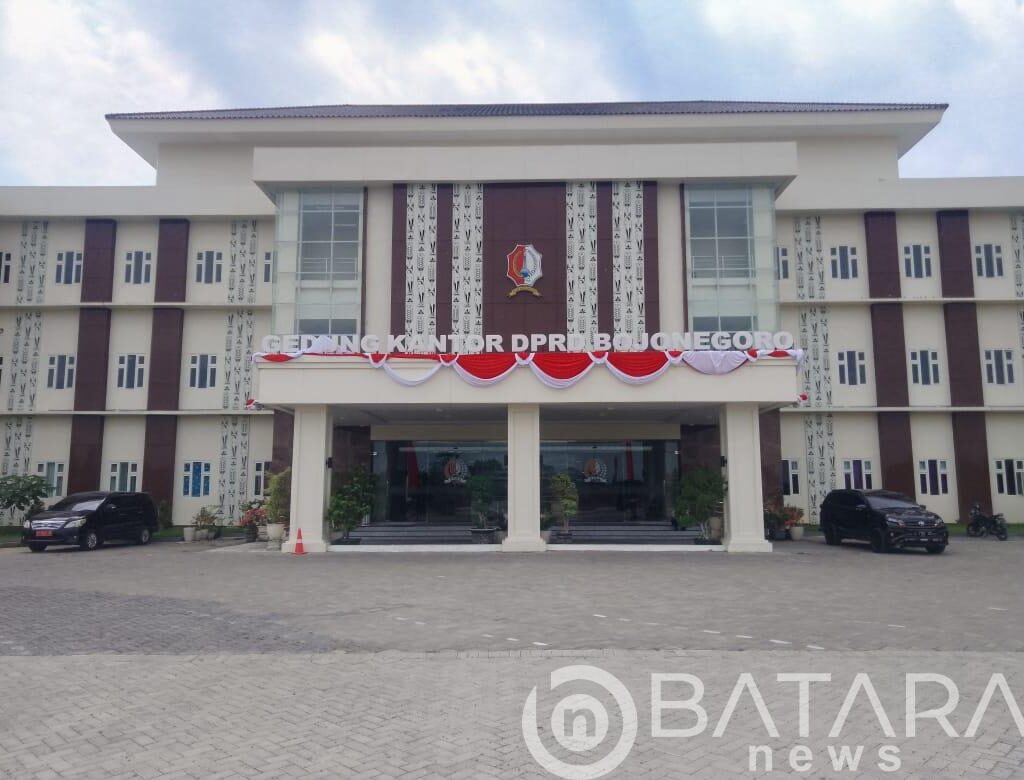 Ketua DPRD Bojonegoro Bungkam Terkait Kritik Publik Mengenai Kunjungan Kerja