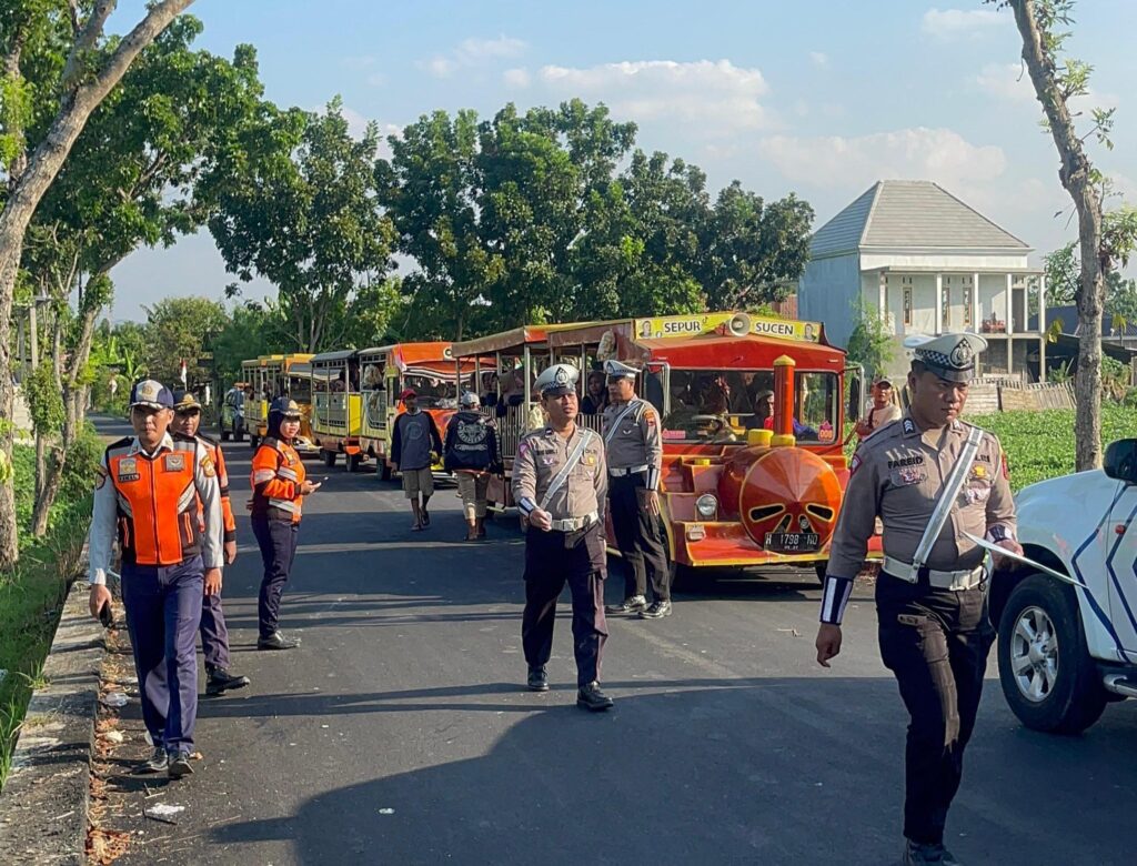 Satlantas Polresta Pati Tindak Tegas Odong-odong Masuk Jalan Raya di Tambakromo