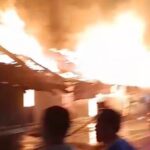 Jago merah Ludeskan Empat Ruko Di Depan Pasar Desa Gabus
