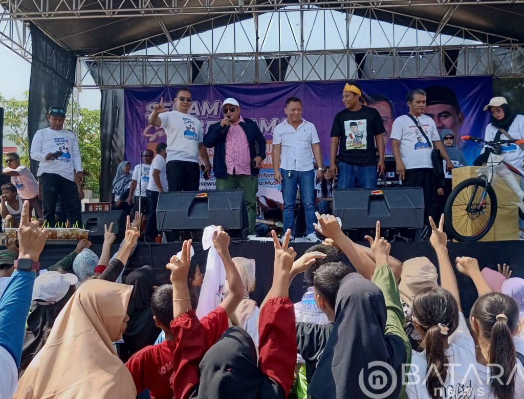 Senam Sehat Bersama Relawan Pasar Mbrumbung Dan Jangkar Dampo Awang Ajak Warga Pilih Ahmad Luthfi Jadi Gubernur Jateng