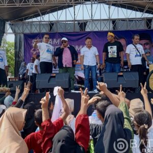 Senam Sehat Bersama Relawan Pasar Mbrumbung Dan Jangkar Dampo Awang Ajak Warga Pilih Ahmad Luthfi Jadi Gubernur Jateng