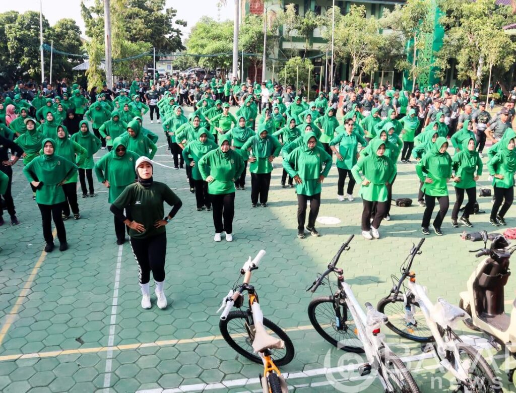 Perkuat Soliditas, Keluarga Besar Kodim Bojonegoro Gelar Jalan Sehat Bersama