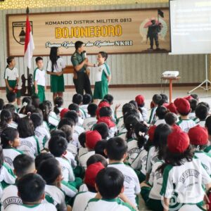 Ratusan pelajar SD,di Bekali Wasbang dan Bela Negara oleh TNI Kodim Bojonegoro Tumbuhkan jiwa Nasionalisme