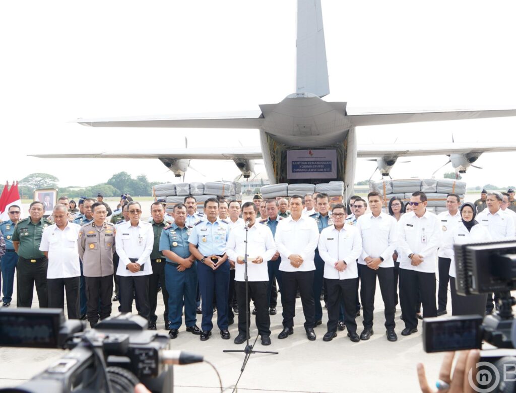 Kementerian Imipas Serahkan Bantuan untuk Korban Erupsi Gunung Lewotobi
