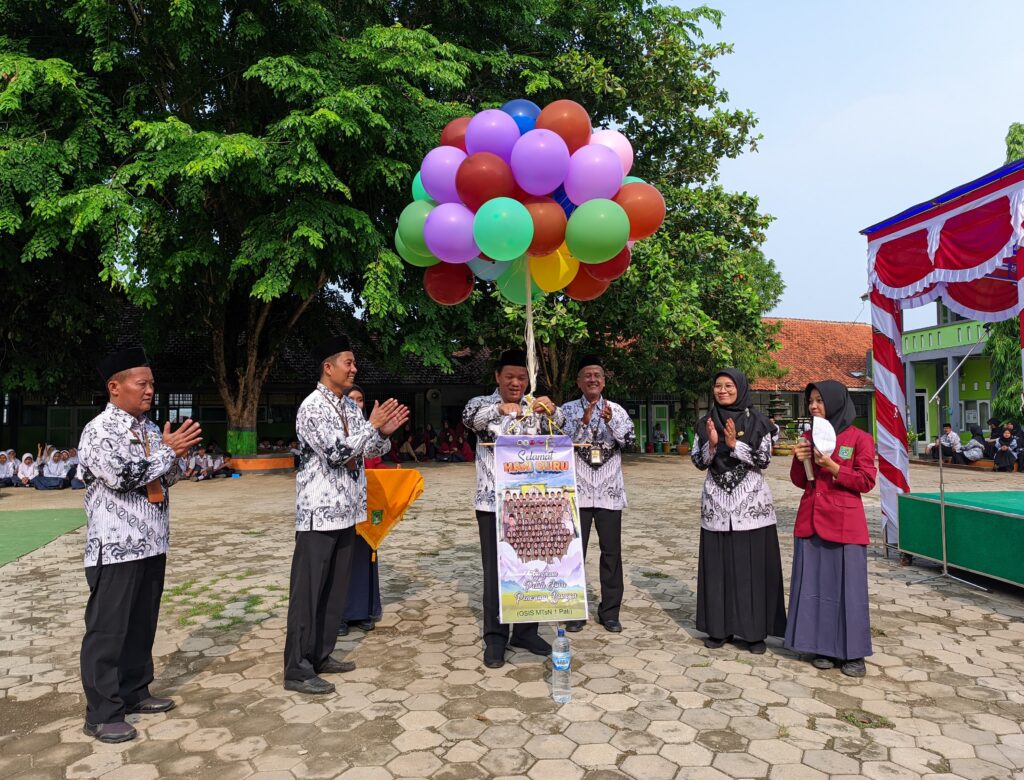 MTsN 1 Pati Rayakan Hari Guru Nasional 2024 dengan Apresiasi dan Penghargaan