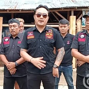 GRIB Jaya PAC Tlogowungu Salurkan Bantuan Kursi dan Meja untuk MI Khoiriyah