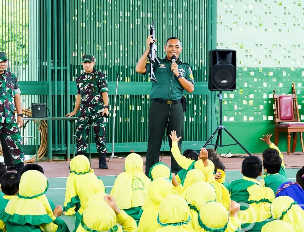 Kunjungi Markas Kodim Bojonegoro, Ratusan Anak PAUD ABA Percontohan dikenalkan Kehidupan TNI