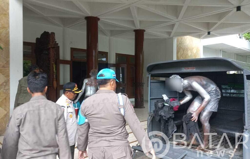 Satpol PP Kabupaten BojonegoroL aksanakan operasi penertiban Pengamen dan silverman