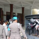 Satpol PP Kabupaten BojonegoroL aksanakan operasi penertiban Pengamen dan silverman