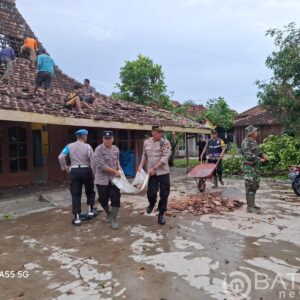 Polsek Gabus Gerak Cepat Bantu Warga Terdampak Korban Bencana Angin Puting Beliung