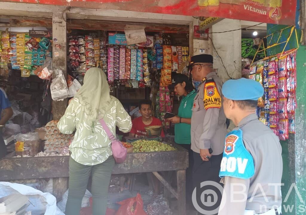 Sidak Bahan-Bahan Pokok Di Pasar Besar Sumberejo Kapolsek Himbau Tidak Menaikan Harga Sembako