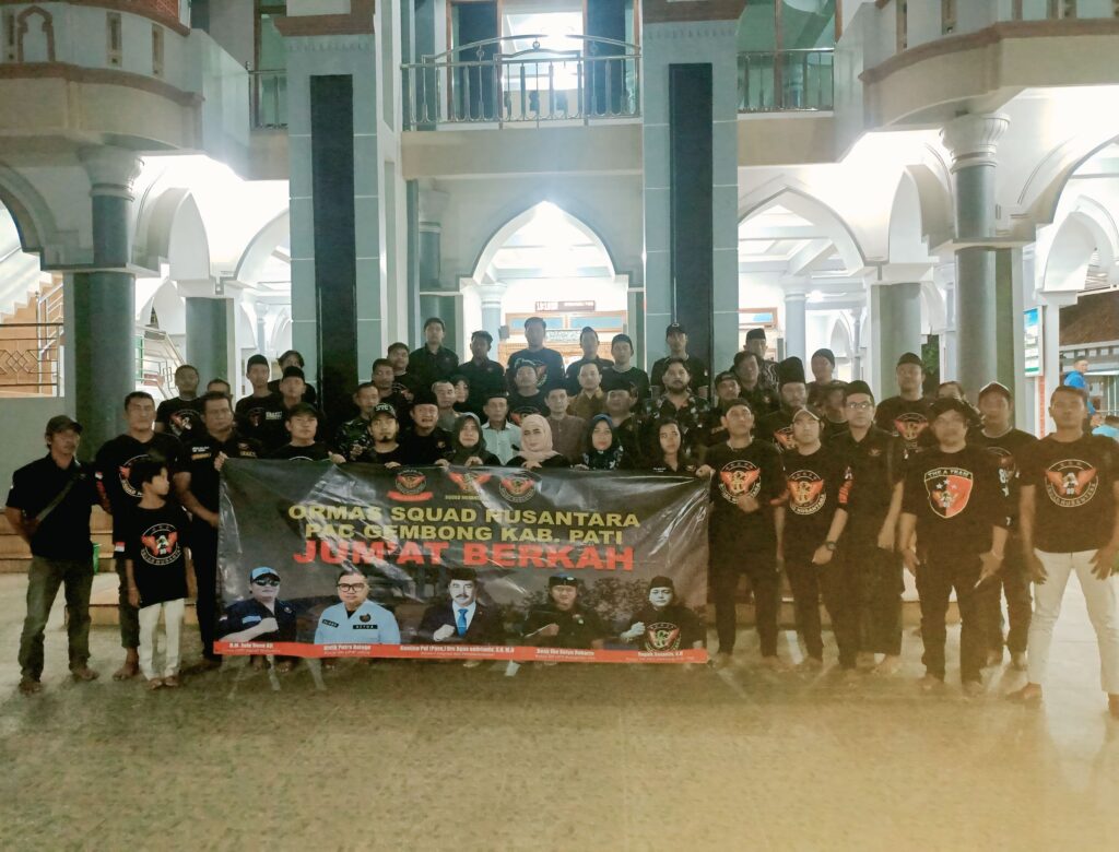 Ormas Squad Nusantara PAC Gembong bersama TNI Polri dan IMIPAS Menggelar Buka Puasa Bersama Jamaah Masjid Baitur Rochim 
