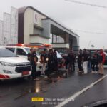 Driver Ambulance Bojonegoro Berbagi Takjil dan Gelar Buka Bersama di Depan Kantor DPRD