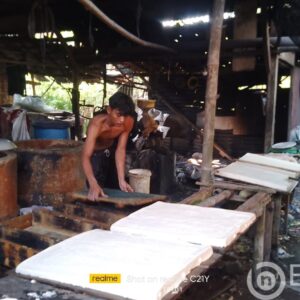 Pelemahan Rupiah Tekan UMKM Produsen Tahu di Bojonegoro, Harga Kedelai Melonjak