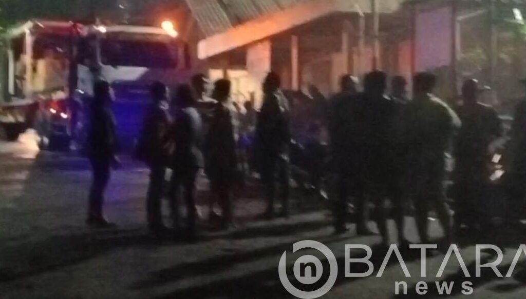 Explorasi sumur PX A 01 Pertamina Bojonegoro Untuk Pemenuhan Kebutuhan Energi Nasional Terkendala Adanya Penghadangan Oleh Warga Sekitar