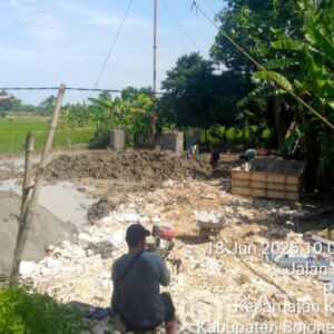 Setelah viral di Purwoasri, Kini Kembali Jadi Sorotan Pembangunan Tower BTS Di Kanor, Diduga Tanpa Izin