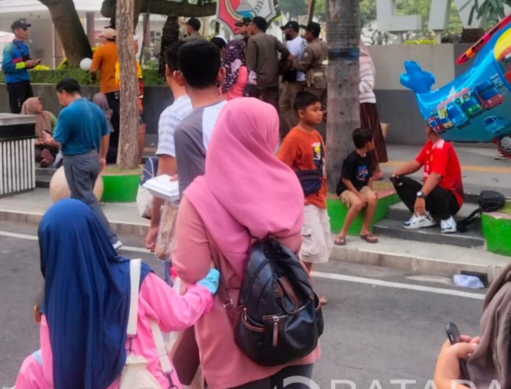 Diduga di Bawah Pengaruh Obat, Seorang Pria Mengamuk Saat CFD Bojonegoro