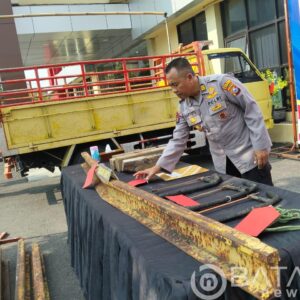 Polres Bojonegoro Ungkap Kasus Pencurian Rel Kereta Api, Satu Penadah Ikut Diamankan
