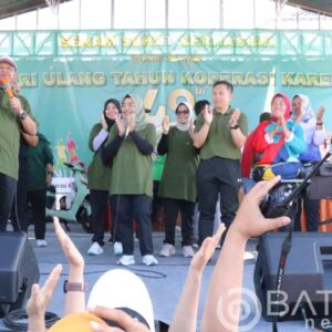 SUMRINGAH Penuh Semangat dan Bugar Warnai MPS Kapas, Lomba Senam Hadirkan Pejabat Teras Bojonegoro dan Jakarta