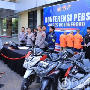 Polres Bojonegoro Tangkap 5 Tersangka Pencurian dan Penadahan
