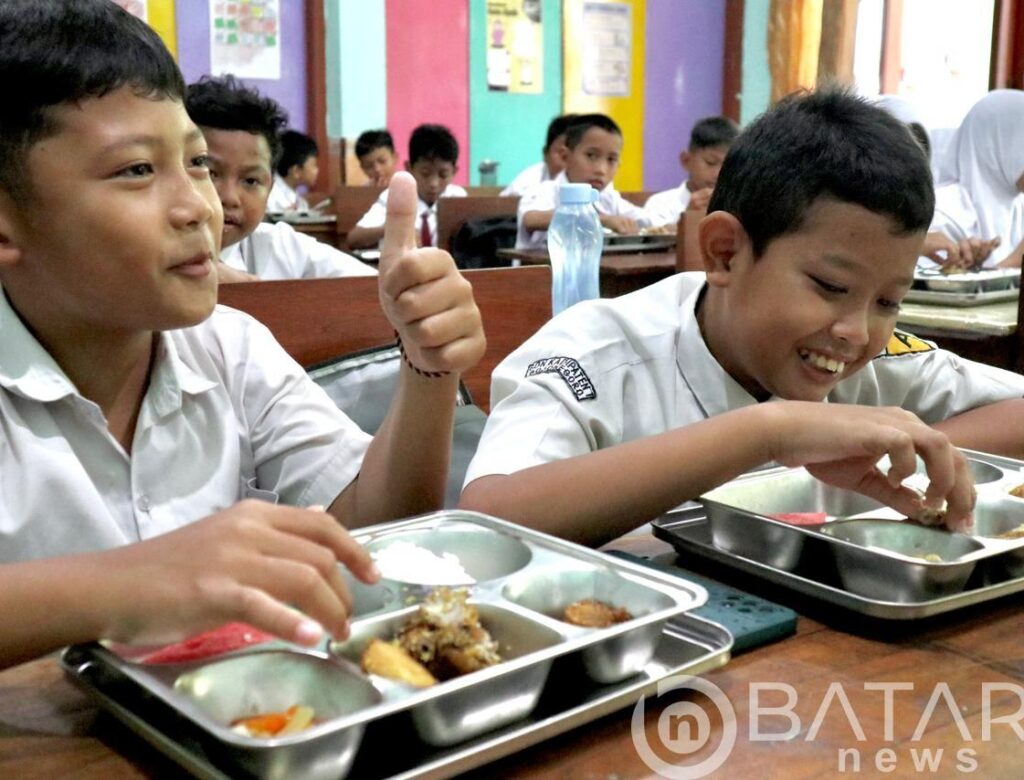 MBG di Bojonegoro, sebanyak 455 Siswa SDN 1 Kadipaten Nikmati Menu Sehat Gratis