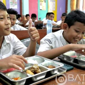 MBG di Bojonegoro, sebanyak 455 Siswa SDN 1 Kadipaten Nikmati Menu Sehat Gratis