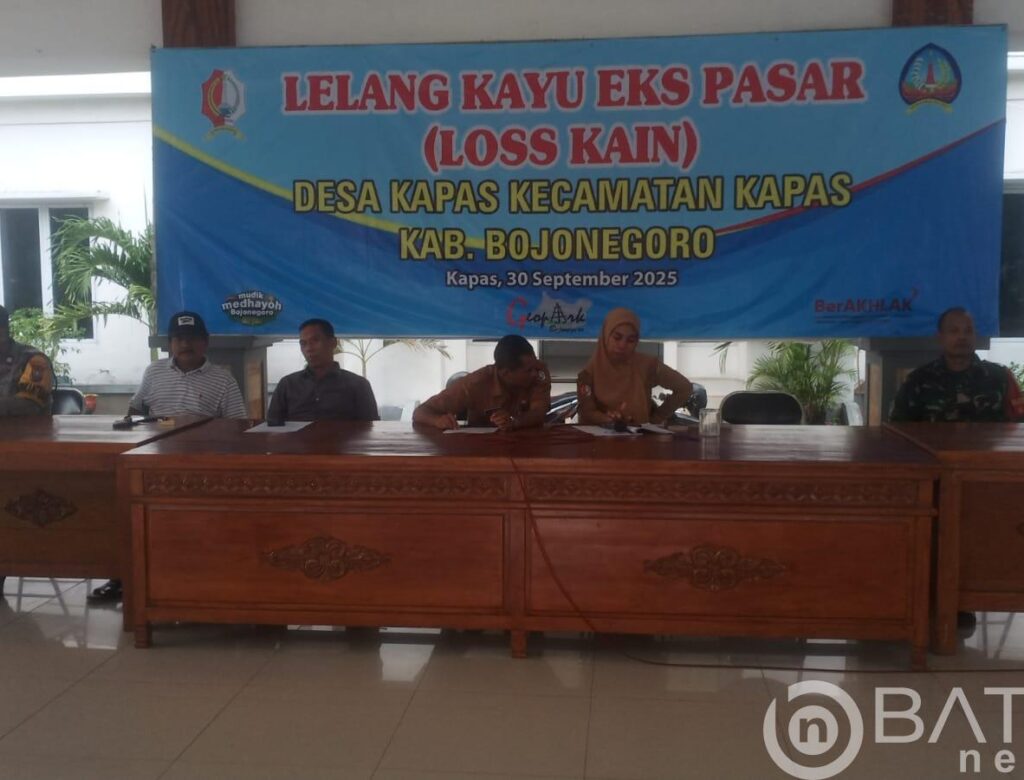 Pemdes Kapas Bojonegoro Tambah PAD Rp41 Juta Lewat Lelang Kayu Eks Los Pasar Kain