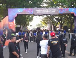 Ribuan Penonton Guncang Stadion Soedirman, Dewa 19 Hidupkan Malam Bojonegoro