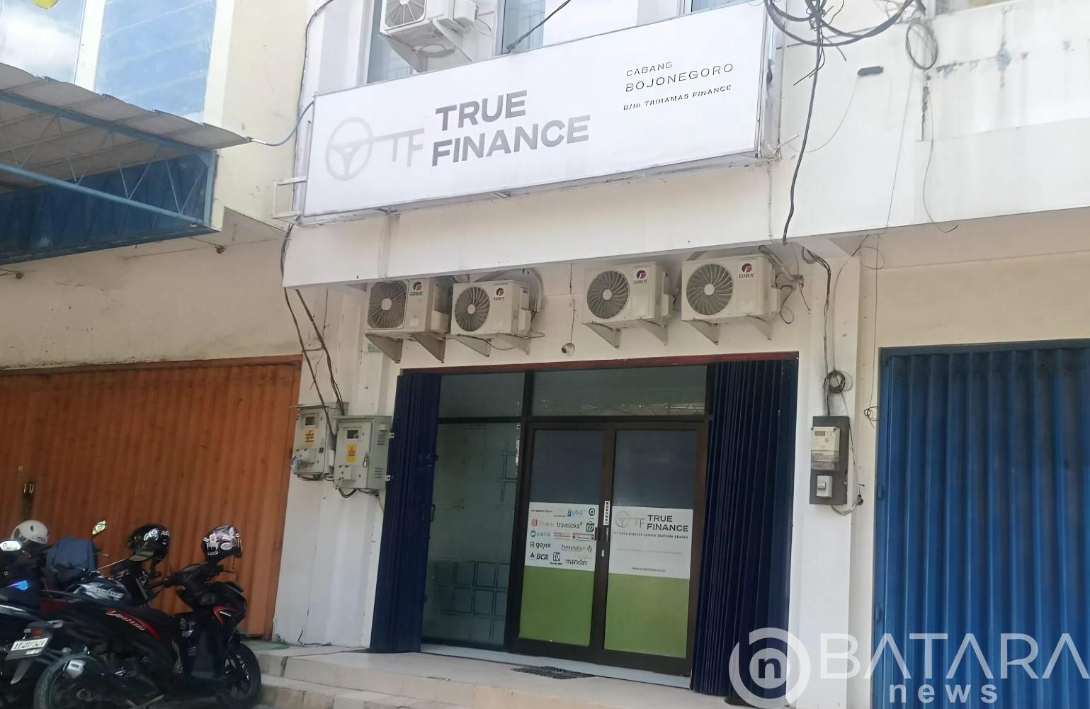 Mobil Ditarik Tanpa Prosedur Jelas, Nasabah PT True Finance Bojonegoro Merasa Dibohongi