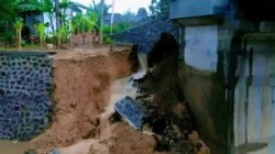 Belum Serah Terima Pondasi Jembatan Dukuh Kudur Pucakwangi Ambrol, Pemborong Terancam Disanksi