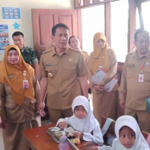 Pasca Dugaan Keracunan MBG, Bupati Bojonegoro Sidak Dapur SPPG dan Sekolah